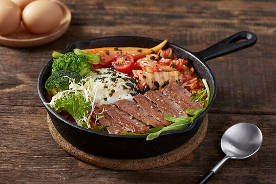 泡菜牛肉鐵鍋飯