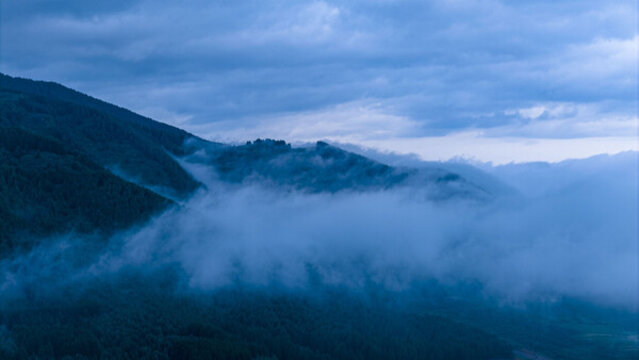 煙雨高山