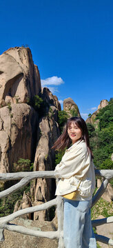游玩山川游客
