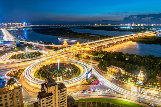 哈爾濱松花江公路大橋夜景