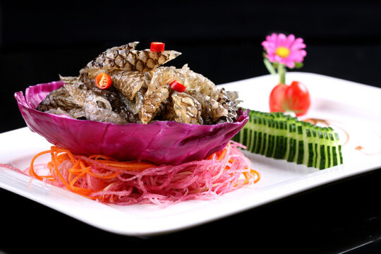 鮮椒拌魚(yú)皮