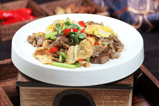 拆骨肉炒雞蛋