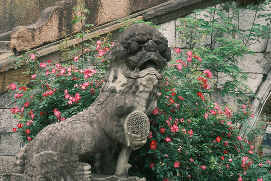 古鎮(zhèn)石獅子