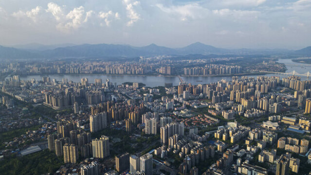 航拍廣東清遠(yuǎn)城市發(fā)展
