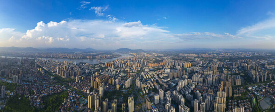 航拍廣東清遠城市發(fā)展