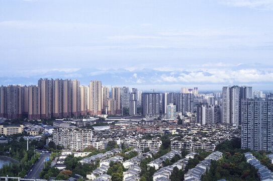 城市與山
