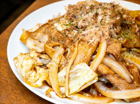 經(jīng)典日式料理豬肉炒面