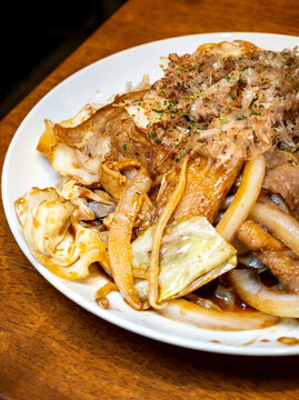 經(jīng)典日式料理豬肉炒面