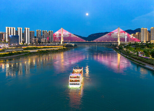 宜賓長(zhǎng)江大橋與三江游船夜景