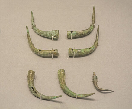 戰(zhàn)國(guó)銅牛角