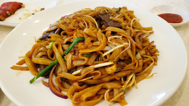 廣式早餐小吃干炒牛河