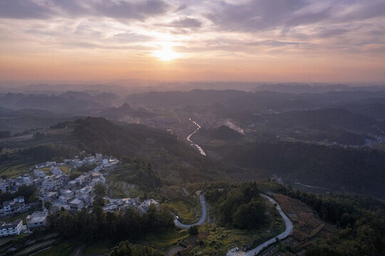 秋天貴陽(yáng)高坡石門水稻梯田