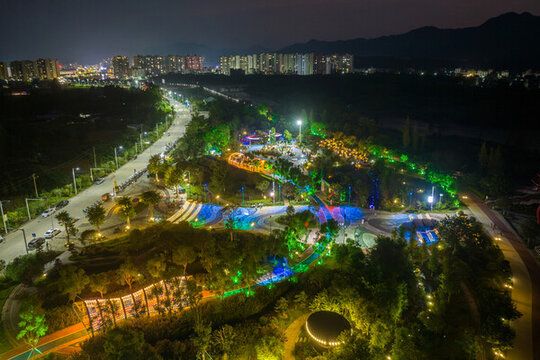 廣西蒙山縣蠶繭絲綢主題公園夜景