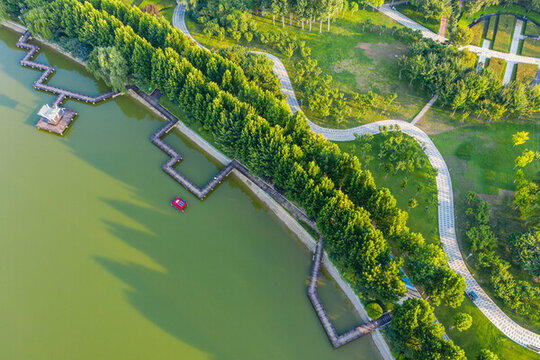航拍鄭州天健湖公園城市綠色濕地