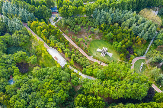 航拍鄭州雕塑公園西流湖水系景觀