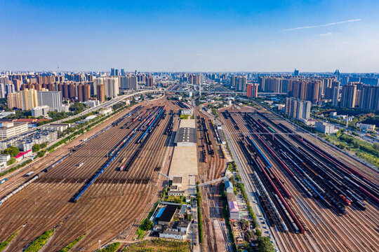 航拍鄭州北站鐵路編組站貨運列車