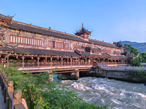 天府源廊橋