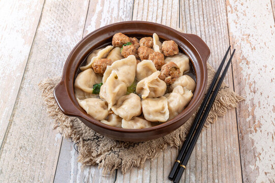 砂鍋湯餃