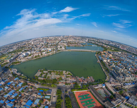 航拍河南開封包公湖城市天際線