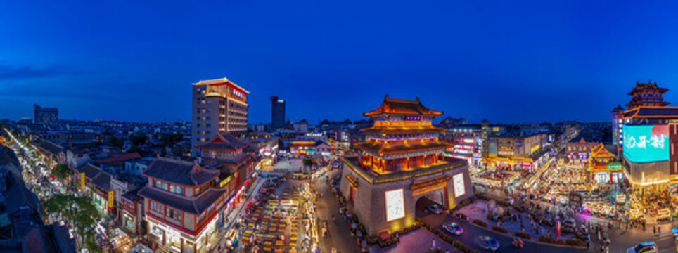 航拍河南開封鼓樓廣場鼓樓夜市