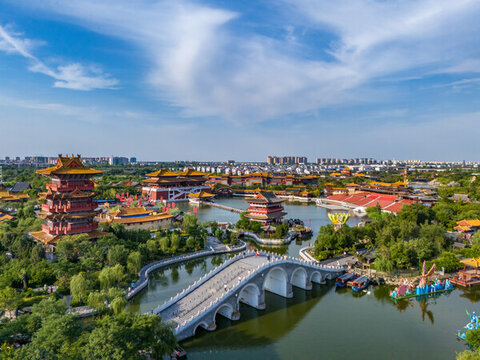 航拍河南開封清明上河園景區(qū)風(fēng)光