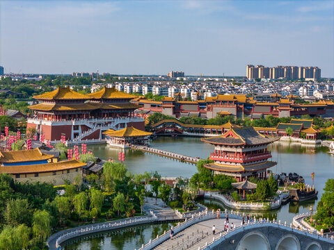 航拍河南開封清明上河園景區(qū)風(fēng)光