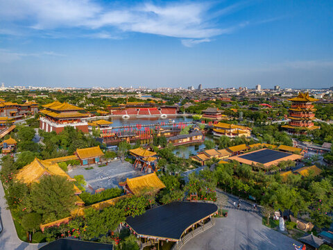 航拍河南開封清明上河園景區(qū)風(fēng)光