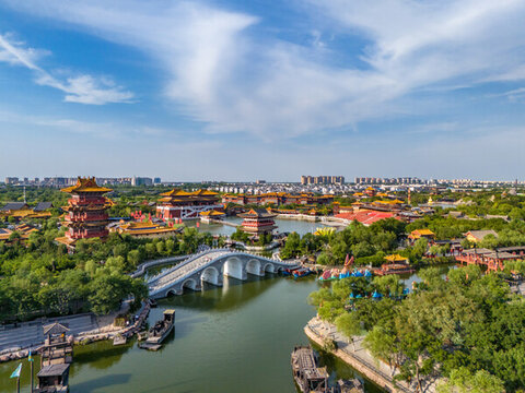 航拍河南開封清明上河園景區(qū)風(fēng)光