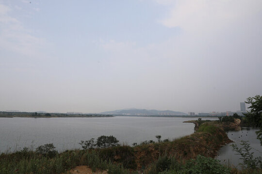 河邊的橋