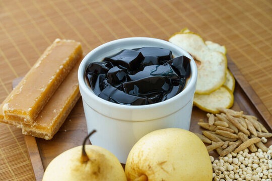 傳統(tǒng)養(yǎng)生秋梨膏
