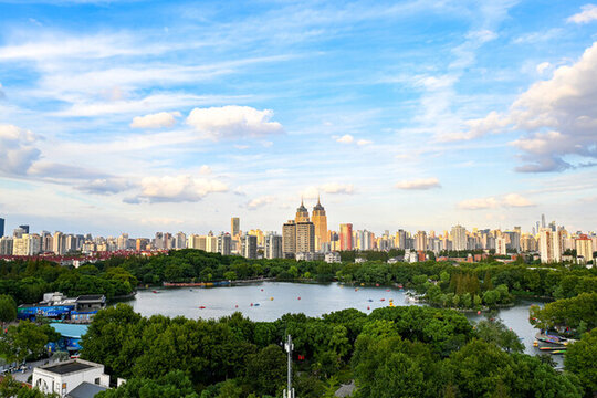上海普陀區(qū)長(zhǎng)風(fēng)公園銀鋤湖湖景