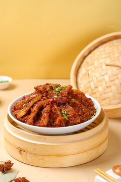 竹籠粉蒸肉
