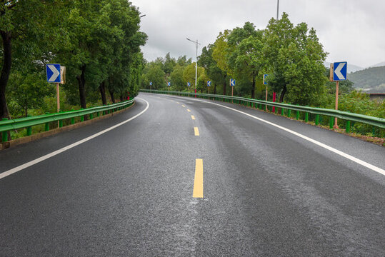 柏油路