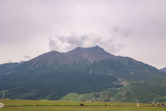 青海祁連卓爾山
