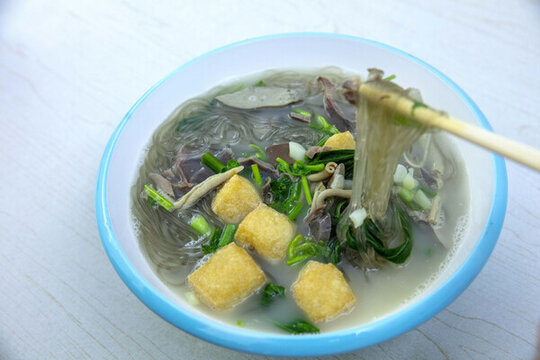 南京鴨血粉絲湯