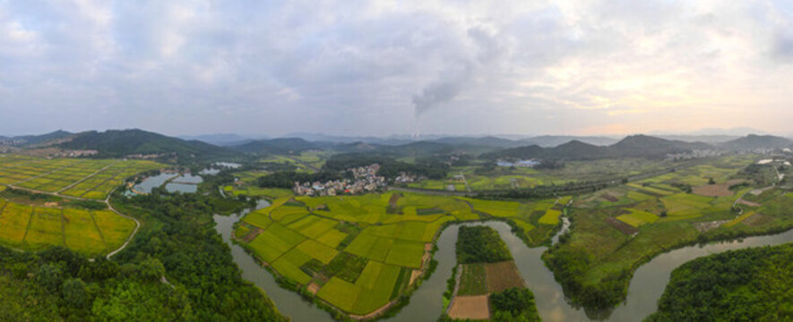 航拍韶關湞江區(qū)美麗的鄉(xiāng)村田園