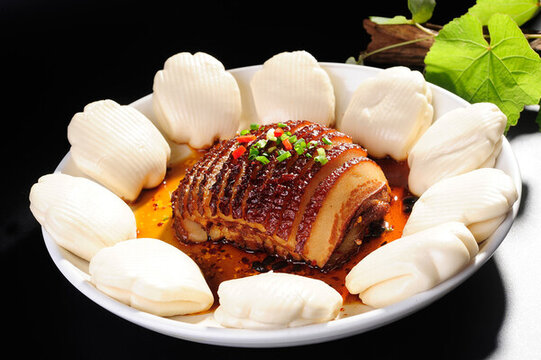 扣肉夾饃