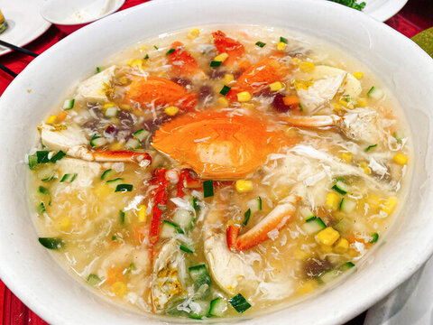 螃蟹玉米雞蛋豆腐湯
