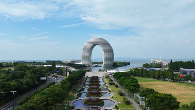 湖州黃金湖岸景區(qū)月亮酒店航拍