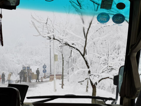 車窗雪景