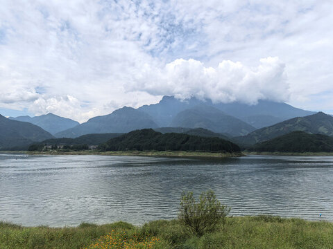 眉山雅女湖