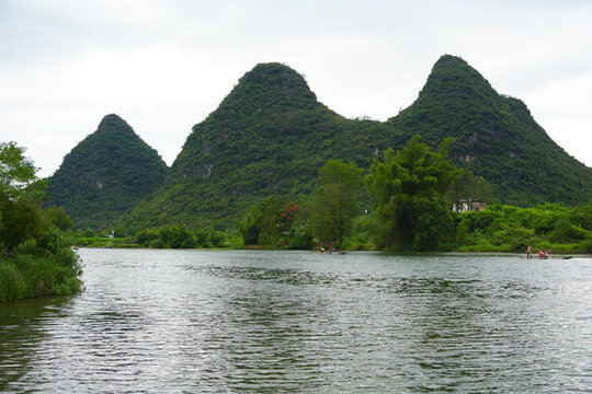 桂林陽朔遇龍河兩岸風光