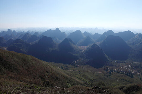 莫六公山峰