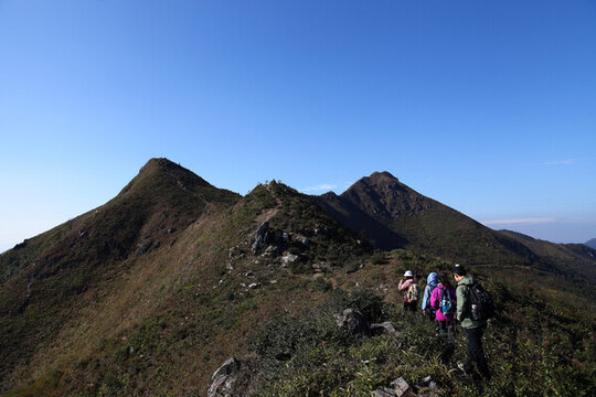 莫六公山峰