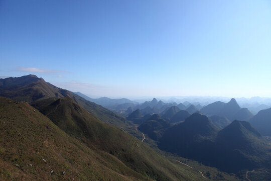 莫六公山峰