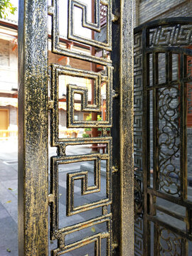 黑鐵黃金仿古門