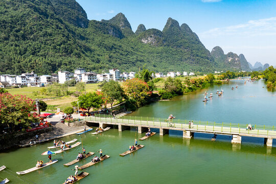 中國廣西桂林陽朔遇龍河景區(qū)風光