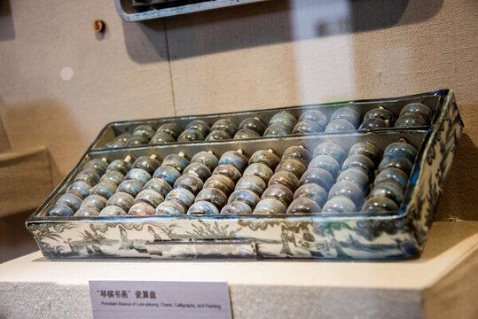 南通珠算博物館陶瓷人物算盤