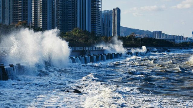 岸邊海浪
