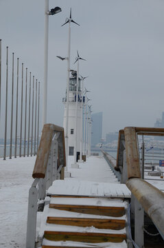 海濱城市雪景